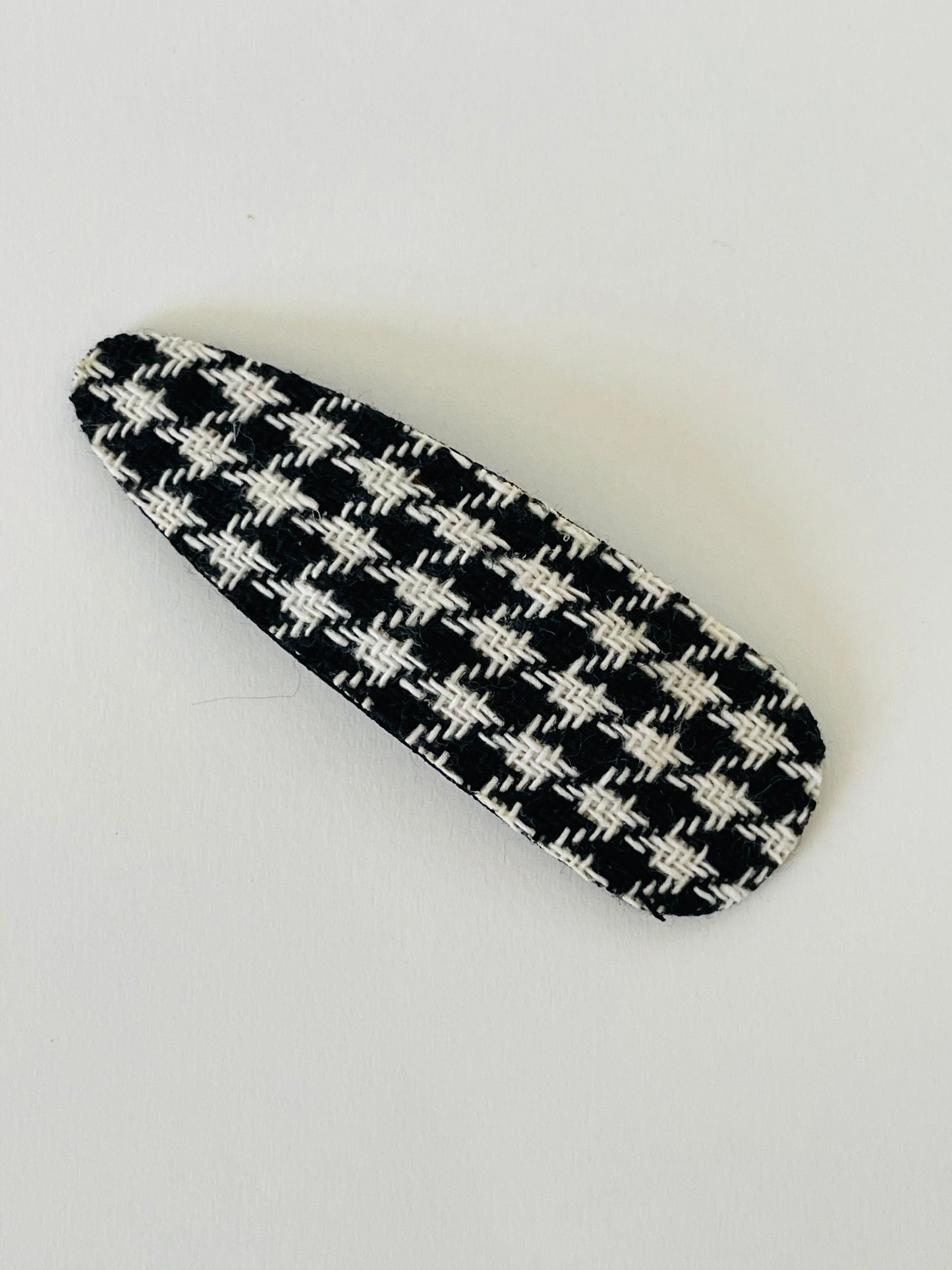Snap Clips Black and white