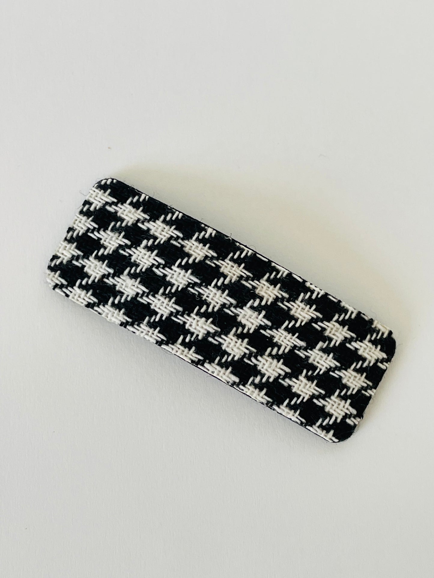 Snap Clips Black and white