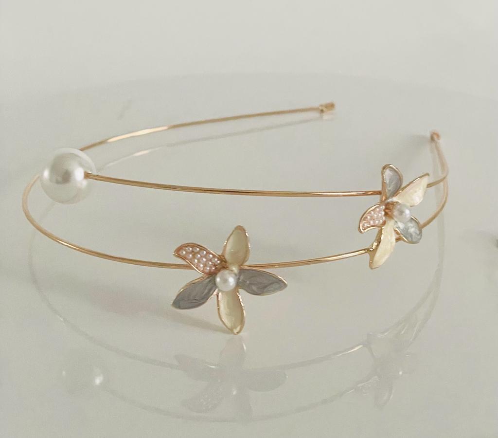 Pearl Statement Headband