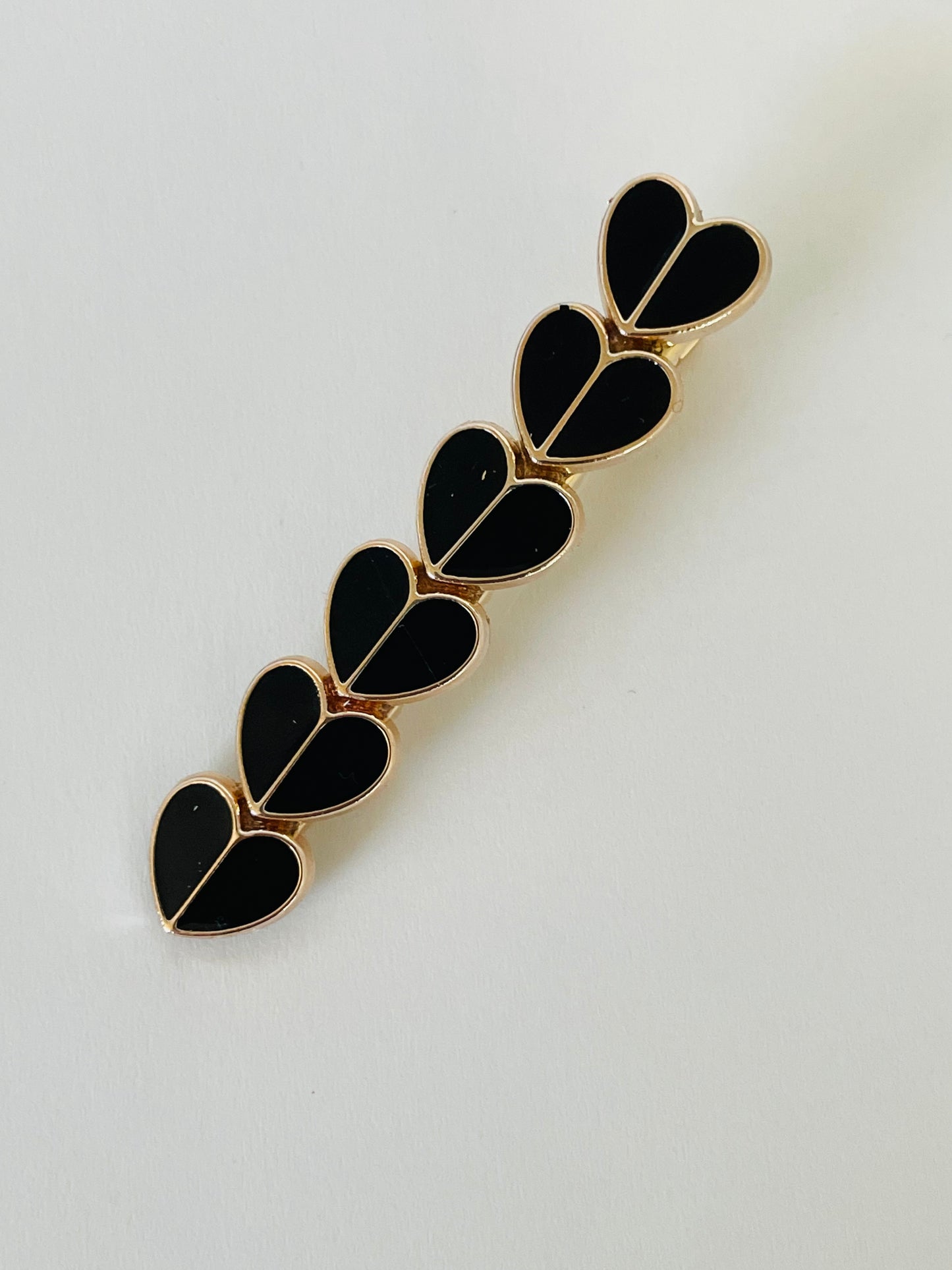 Black and White Resin Heart Hair Clips